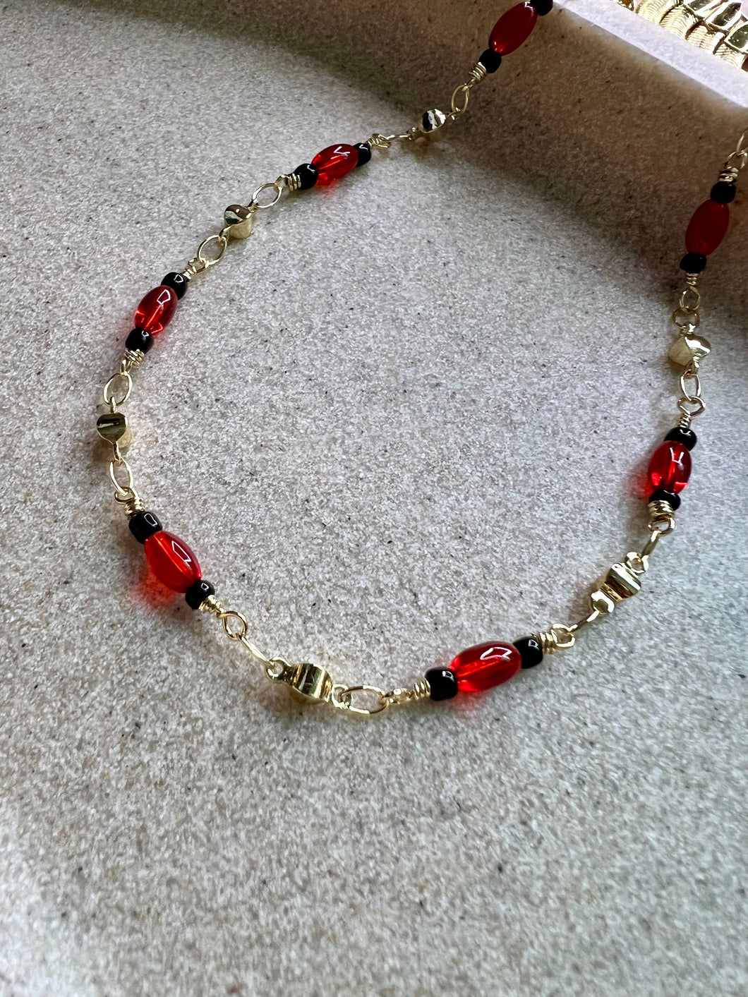 Rojo Anklet